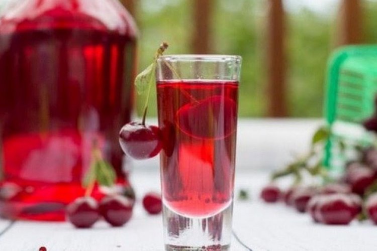 Cherry Liqueur with Honey and Alcohol