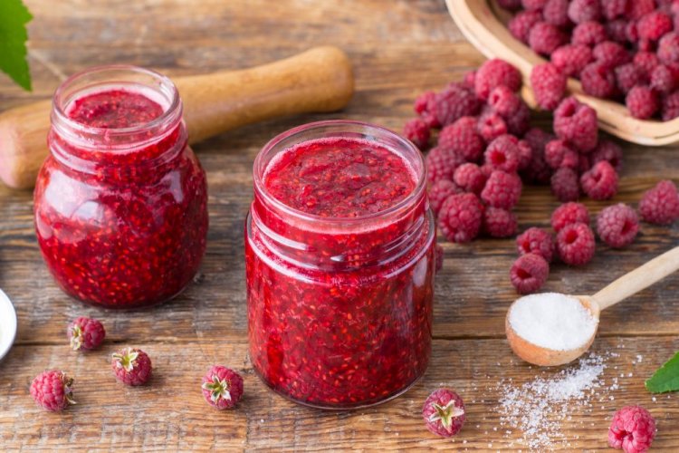 Himbeeren mit Zucker für den Winter – klassisches Rezept