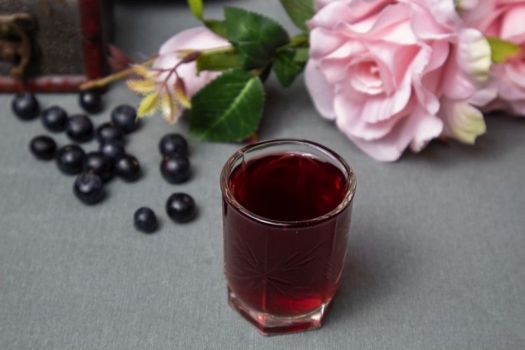 Blackcurrant Liqueur with Alcohol