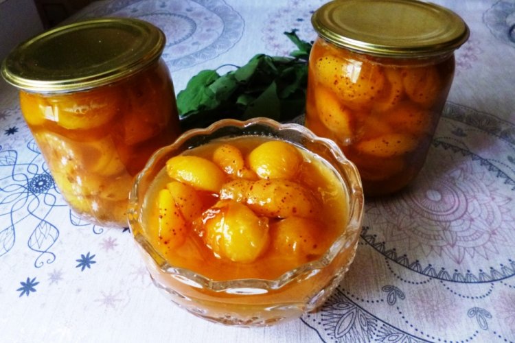 Apricot Jelly with Sugar