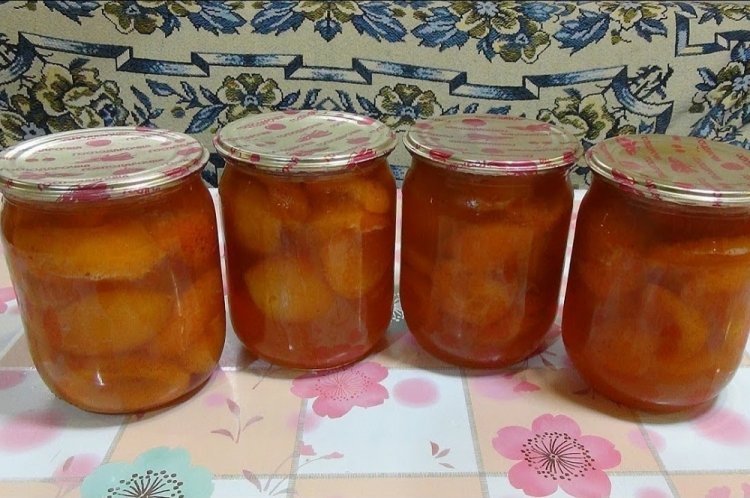 Jelly with Whole Apricot Halves