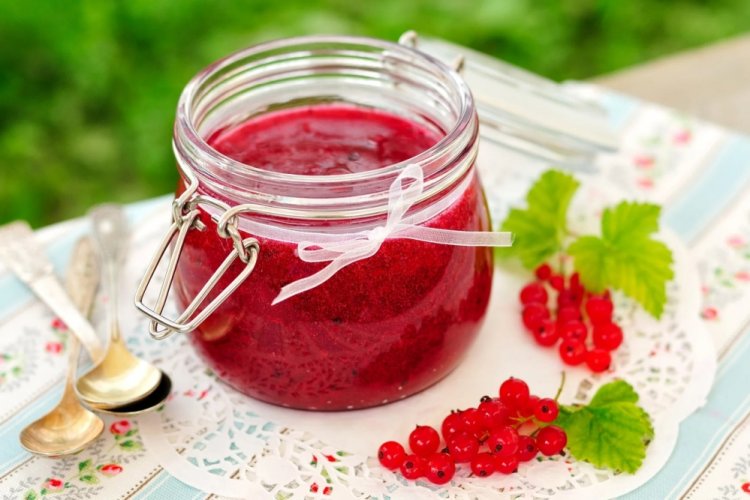 Redcurrant Confiture with Starch