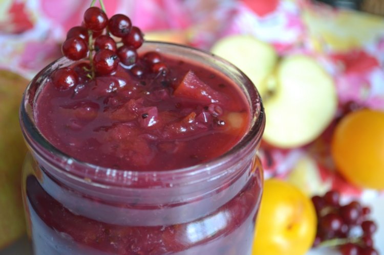 Redcurrant Confiture with Apples