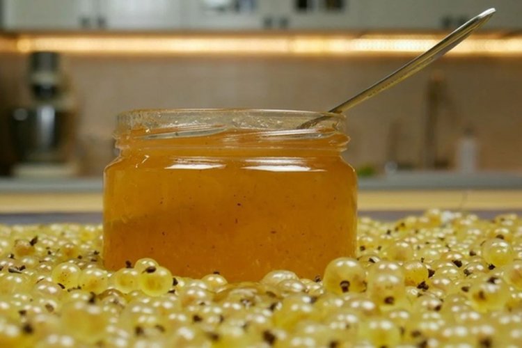 White Currant Jelly – Classic Recipe