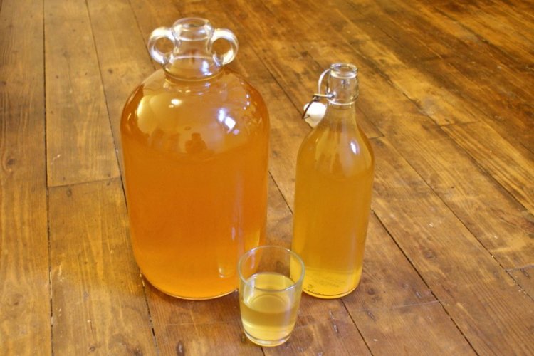 Gooseberry Wine with Apple Juice