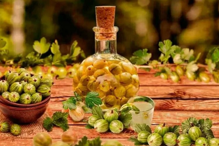 Gooseberry Wine with Anise