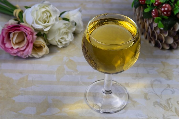 White Currant Wine – Classic Recipe