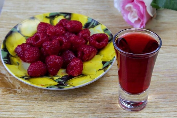 Raspberry Liqueur with Alcohol