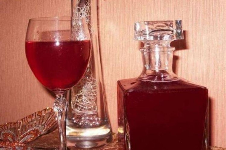 Raspberry and Lime Liqueur with Gin