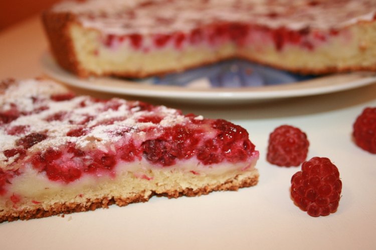 Charlotte with Cottage Cheese and Raspberries