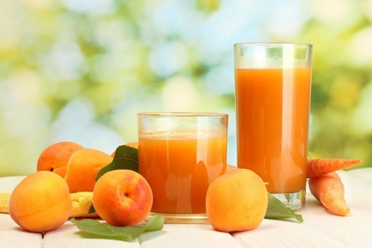 Apricot and Carrot Juice for Winter