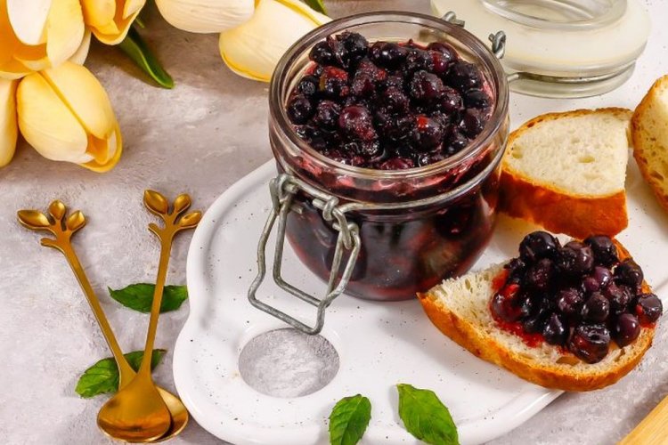 Frozen Blackcurrants with Sugar