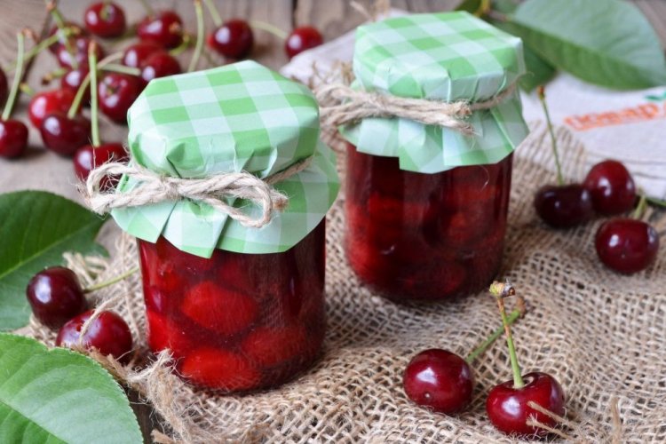 Pitted Cherries in Jelly