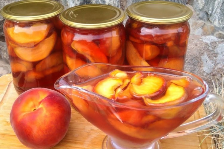 Fünf-Minuten-Pfirsichmarmelade in Spalten