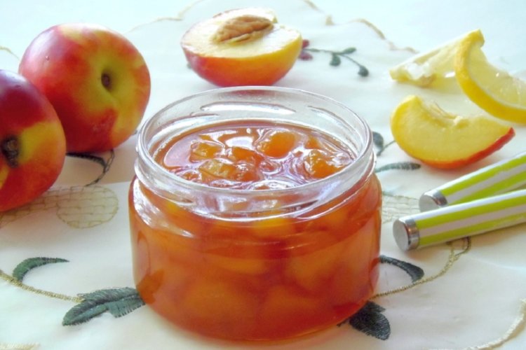 Pfirsichmarmelade mit Orangen