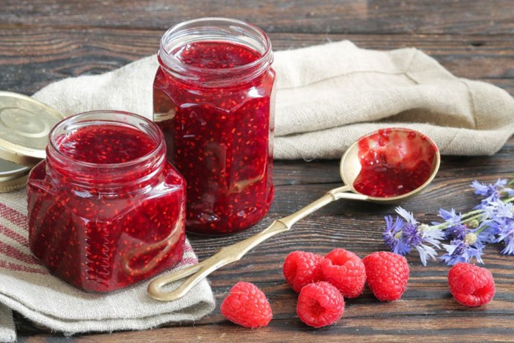 Himbeermarmelade mit Vanille und Rum