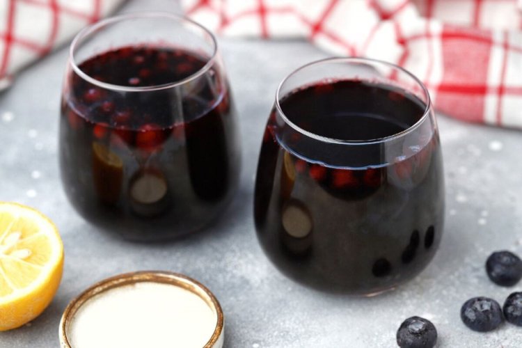 Felsenbirnenkompott mit Zitronensaft