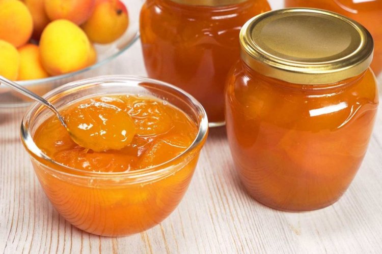 Mermelada de albaricoque en gajos con jengibre y limón