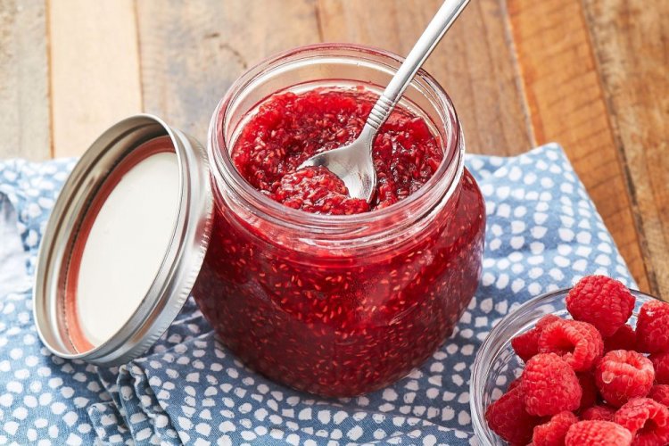 Himbeermarmelade mit Ingwer und Zitronensaft