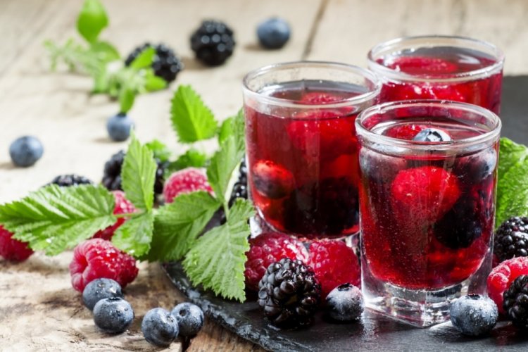 Brombeer- und Beerenmischkompott für den Winter