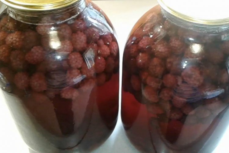 Brombeerkompott im 3-Liter-Glas