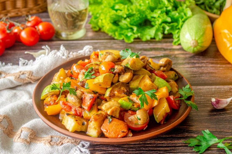Lenten Zucchini and Mushroom Stew