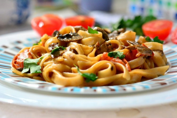 Lenten Pasta with Mushrooms and Asparagus