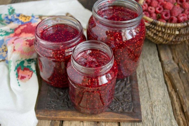 Himbeer-Fünf-Minuten-Marmelade mit Cognac