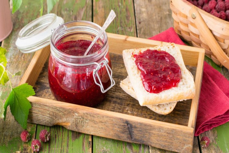 Himbeer-Fünf-Minuten-Marmelade mit Banane