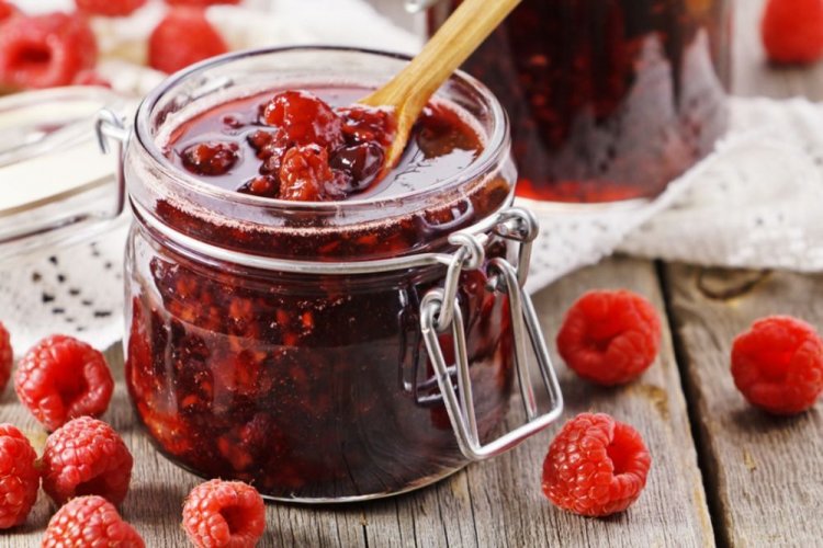 Himbeermarmelade mit Minze und Zitronenschale in 5 Minuten