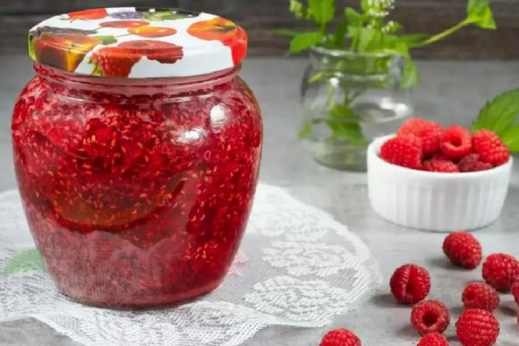 Himbeer-Fünf-Minuten-Marmelade mit Honig und Zitronensaft