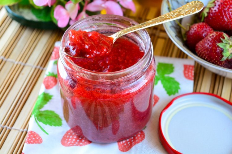 Erdbeergelee mit Gelatine