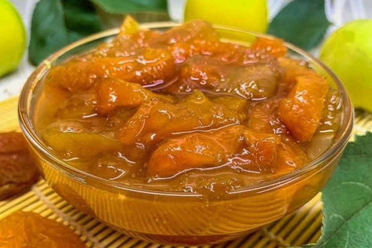 Ranetka-Marmelade mit getrockneten Aprikosen