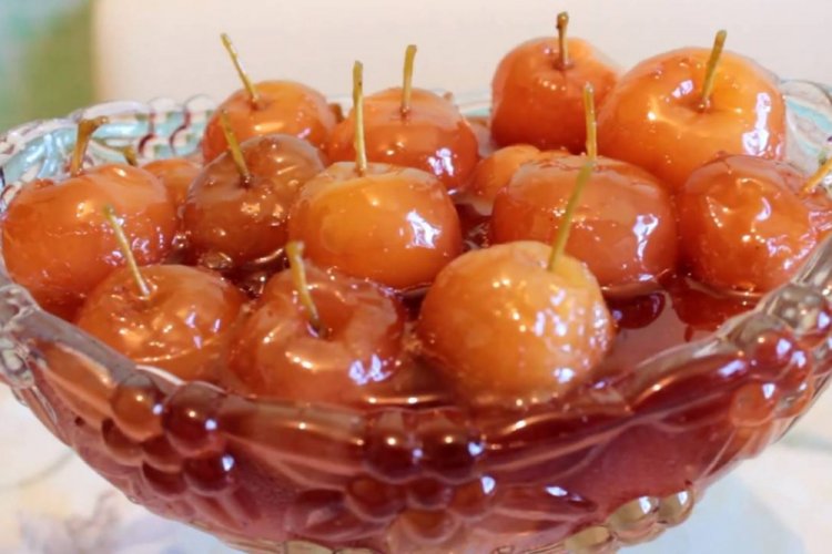 Ranetka-Marmelade mit Stielen