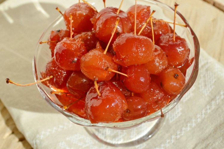 Marmelade aus gekochten Ranetka-Äpfeln