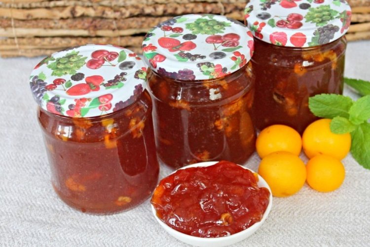 Mermelada de ciruela cereza con nueces