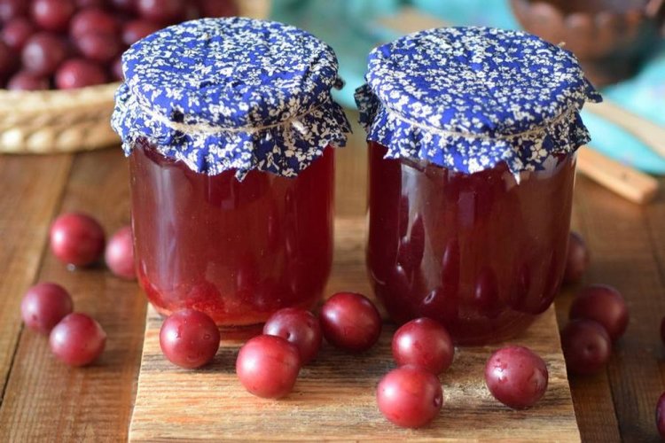 Mermelada espesa de ciruela cereza sin huesos