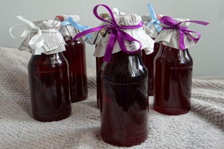 Süßer Johannisbeerlikör