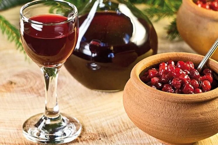Licor picante de grosella roja con especias