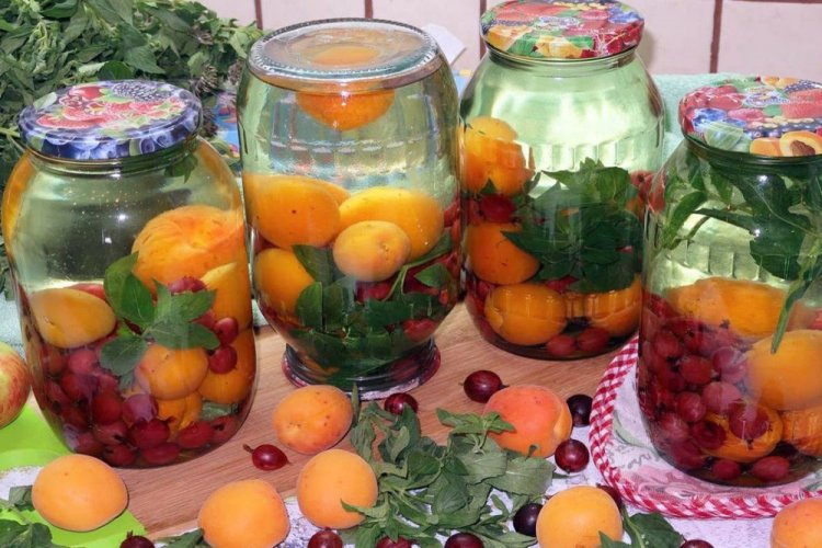 Mojito Compote with Whole Apricots, Gooseberries, and Mint