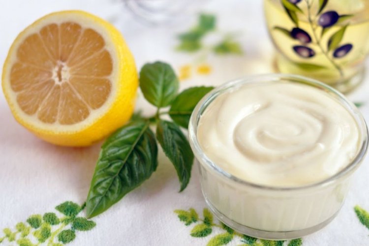 Vegan Mayonnaise with Brine from Canned Olives