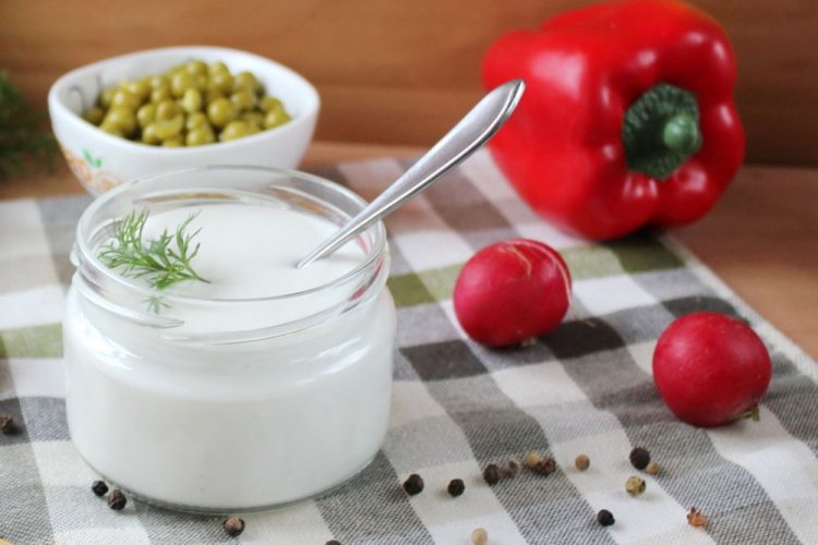Vegan Mayonnaise with Canned Pea Liquid