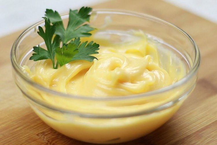 Vegan Mayonnaise with Flour and Turmeric