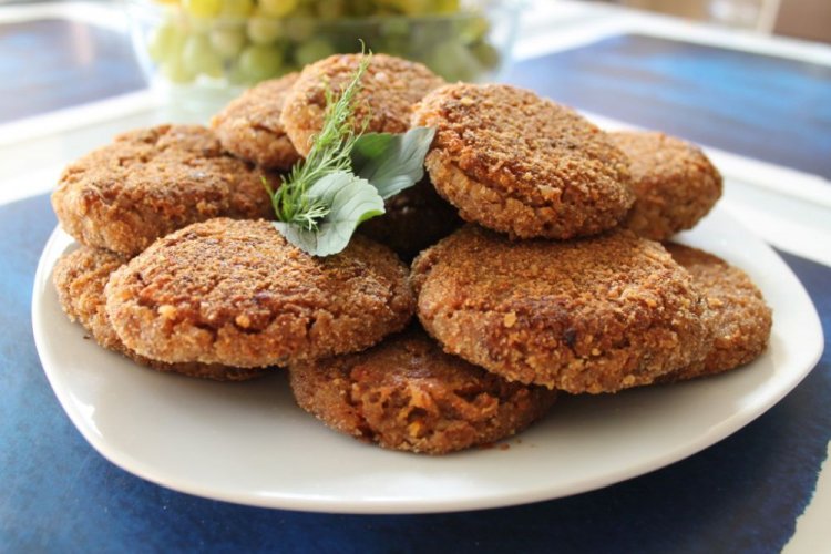 Frikadellen aus Kartoffeln und Buchweizen