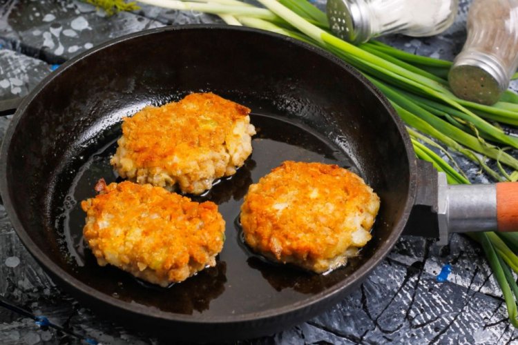 Frikadellen aus Kartoffeln und Graupen