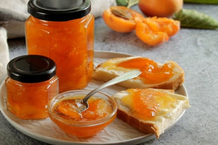 Apricot Jam with Pieces