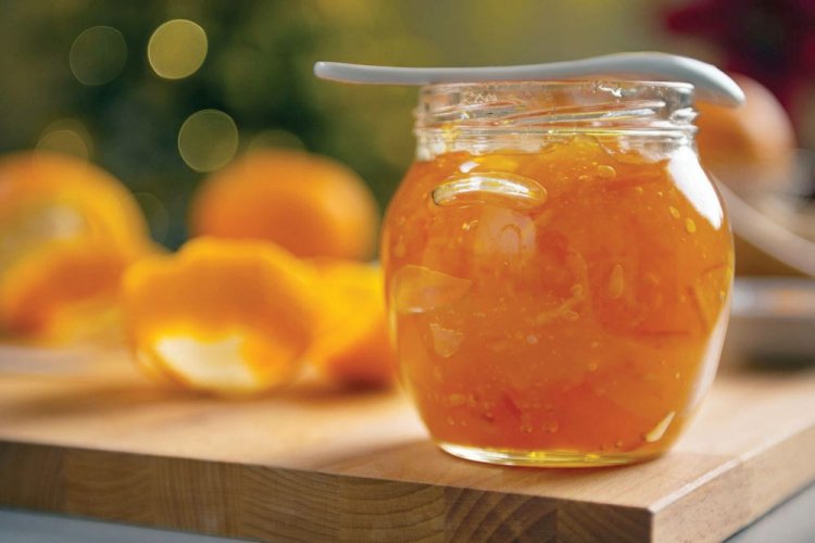 Apricot Jam with Ginger