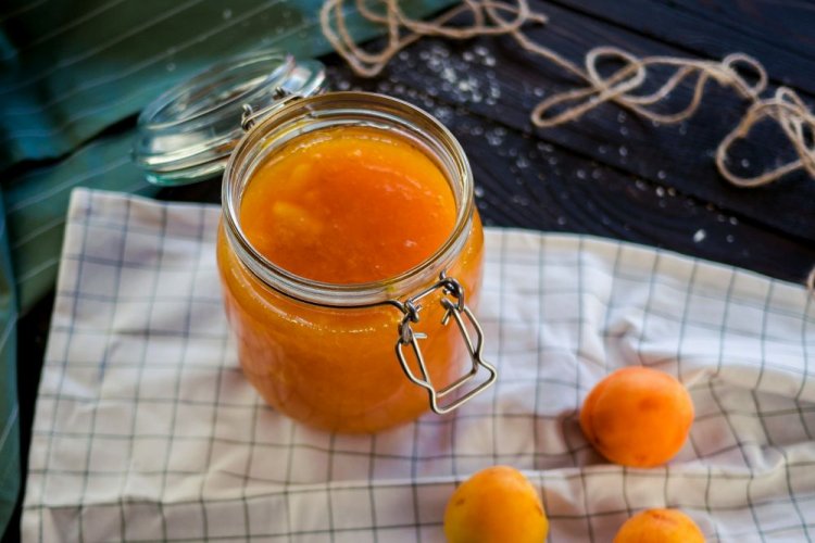 Apricot Jam in a Frying Pan