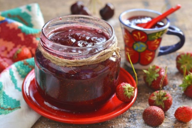 Erdbeer-Fünf-Minuten-Marmelade mit Gelierzucker