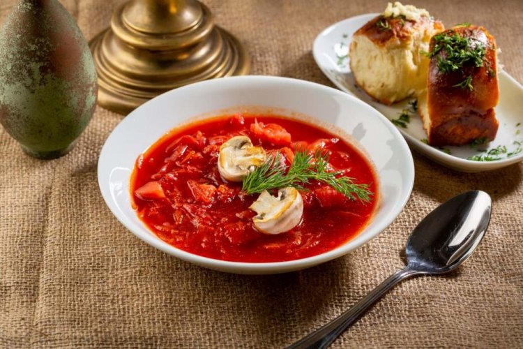 Borsch de Cuaresma con champiñones